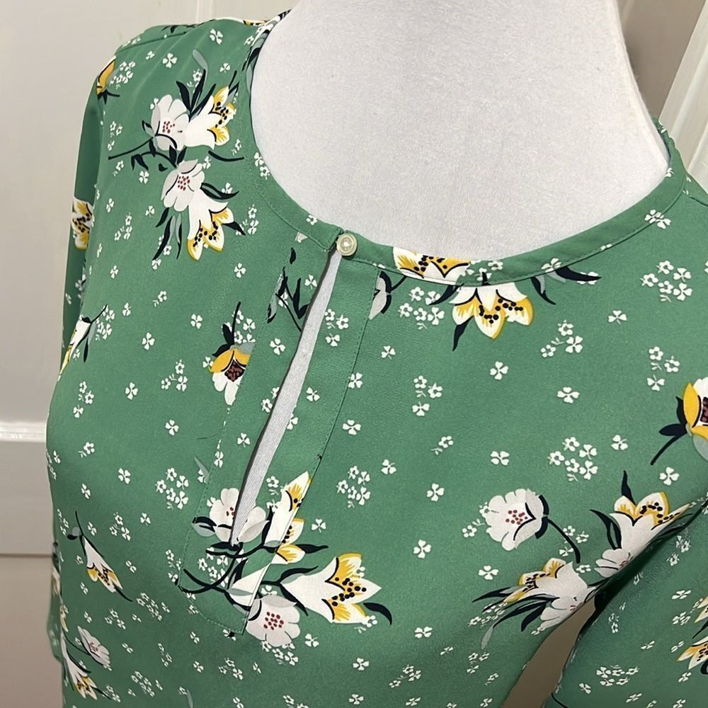 LOFT Outlet Women's Med Sage Green Relaxed Fit Floral Pattern Long Sleeve Blouse